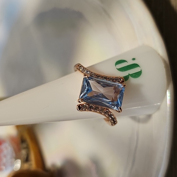 Size 10 Gold And  Aquamarine - Picture 4 of 4